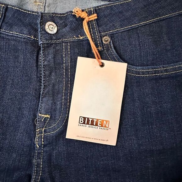 Bitten by Sarah Jessica Parker ~ Bootleg Denim ~ little bit of stretch~ size 6R - Picture 10 of 11